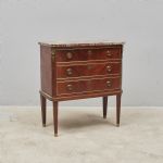 1479 7484 CHEST OF DRAWERS